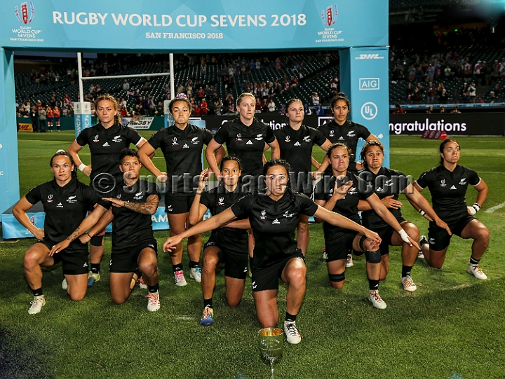 2018RugbySevensSat-54.JPG - New Zealand performed the traditional Haka war dance after defeating France (not pictured) 29-0 to win the women's championship finals of the 2018 Rugby World Cup Sevens, Saturday, July 21, 2018, at AT&T Park, San Francisco. (Spencer Allen/IOS via AP)
